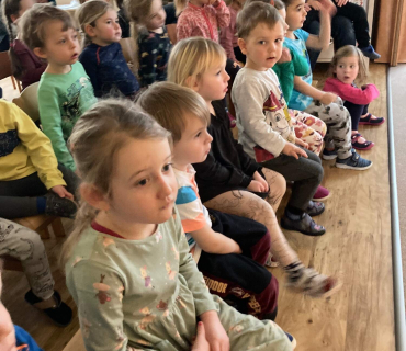 KAPIČKY + SLUNÍČKA - divadelní představení “Jak šel kozlík do světa”