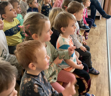 KAPIČKY + SLUNÍČKA - divadelní představení “Jak šel kozlík do světa”