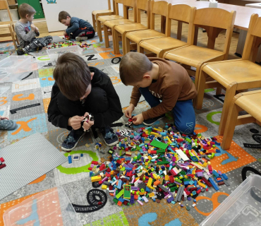 Chytří stavitelé - závody autíček 1. 2. 2023