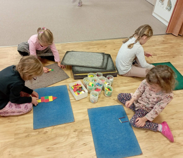 Od 9. 1. 2023 Zvířata a ptáci v zimě - Hvězdičky