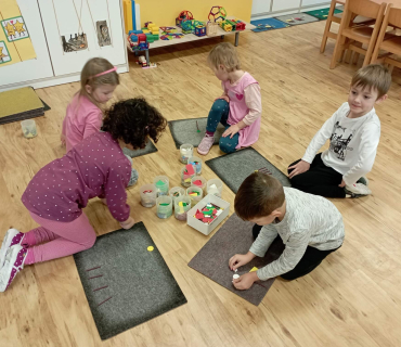 Od 9. 1. 2023 Zvířata a ptáci v zimě - Hvězdičky