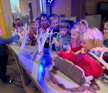 Hvězdičky - divadelní představení “O dvanácti měsíčkách” 12.1.2023