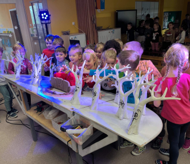 Hvězdičky - divadelní představení “O dvanácti měsíčkách” 12.1.2023