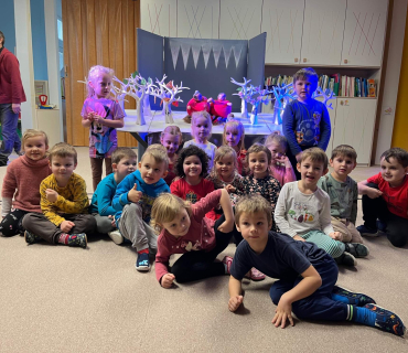 Hvězdičky - divadelní představení “O dvanácti měsíčkách” 12.1.2023