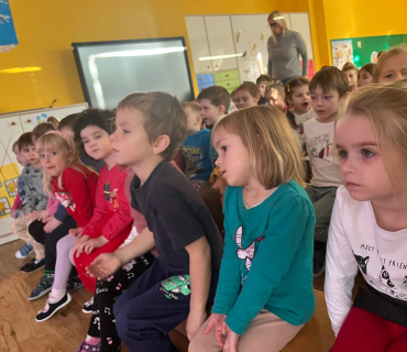 Hvězdičky - divadelní představení “O dvanácti měsíčkách” 12.1.2023